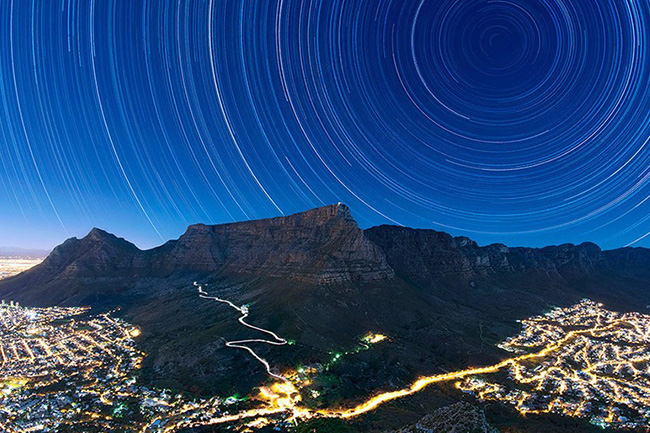 THIS PHOTO OF TABLE MOUNTAIN WON THE INTERNATIONAL EARTH & SKY PHOTO CONTEST 2015