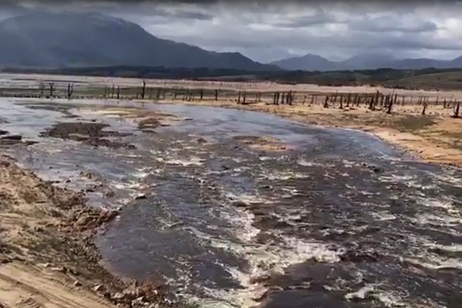 Theewaterskloof dam comes to life with fresh rainwater (video)