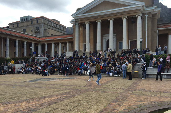 #FEESMUSTFALL: Campus closed following protest disruptions