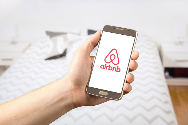 Back in business! South African Airbnb hosts earned over R2 billion in 2021