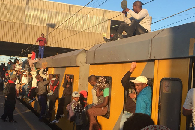 Cape Town commuter electrocuted on Metrorail