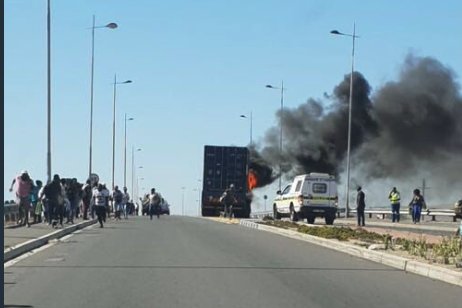 Protest in Dunoon - N7 highway backed up