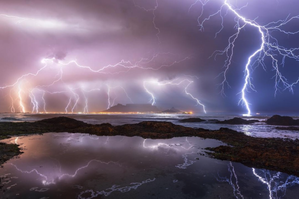 Lightning strikes Cape Town