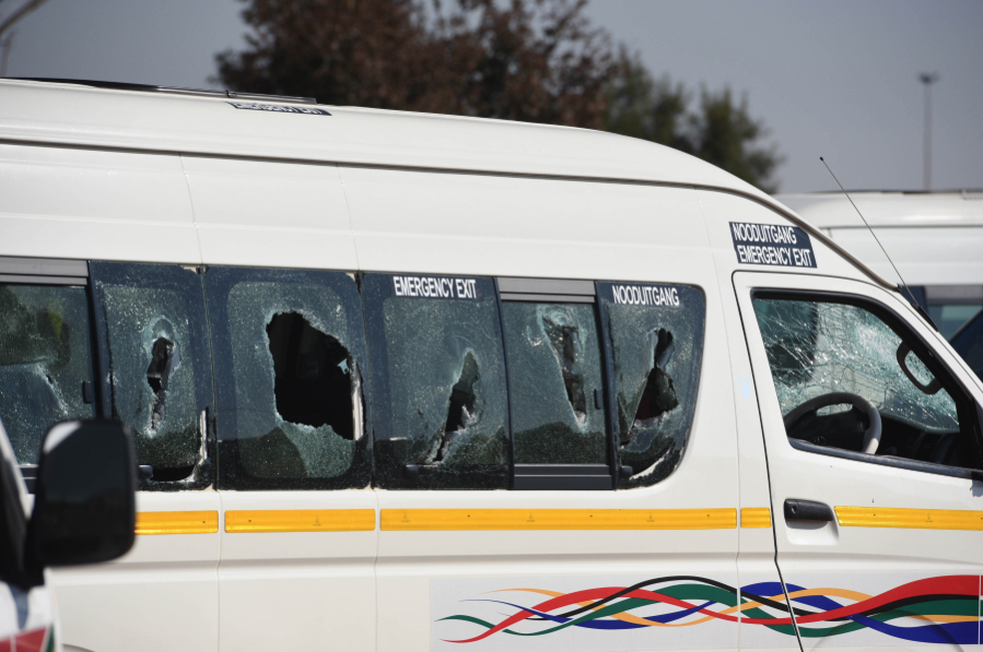Minister threatens to close taxi ranks if violence doesn't stop