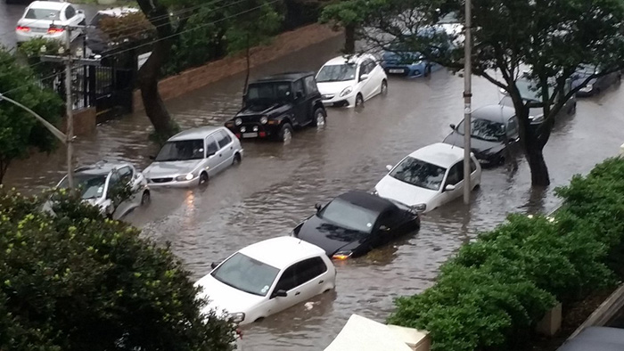 Rain causes flooding in Cape Town
