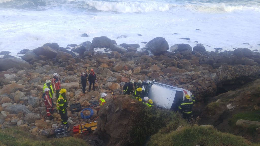 Pictures: Car drives off Camps Bay Cliff
