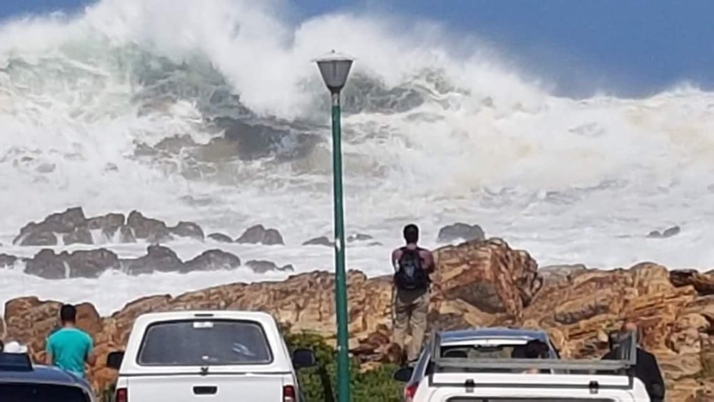 Massive waves hit Mossel Bay and East London