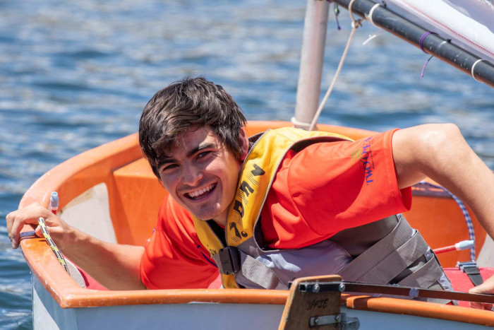 Local amputee wins sailing race