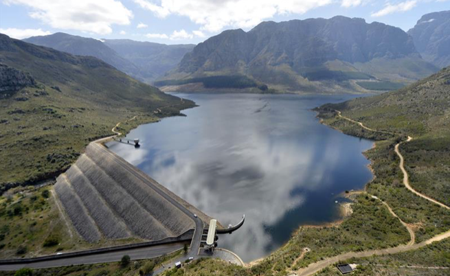 As Cape Town heats up, dam levels go down