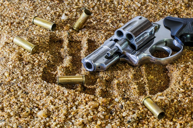 Hout Bay cop shoots wife, commits suicide