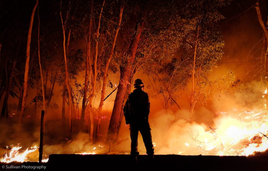 Photographer captures Van Der Stel Pass fire