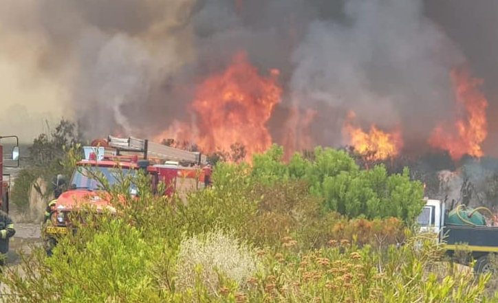 Houw Hoek Pass fire contained