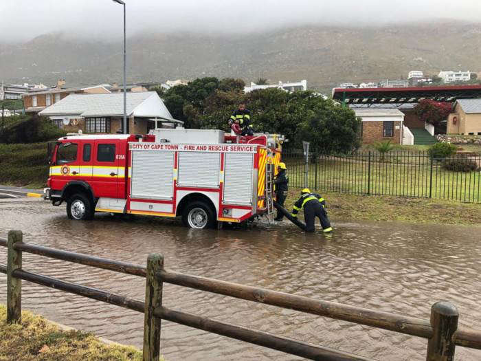 Motorists warned as Simon's Town road floods