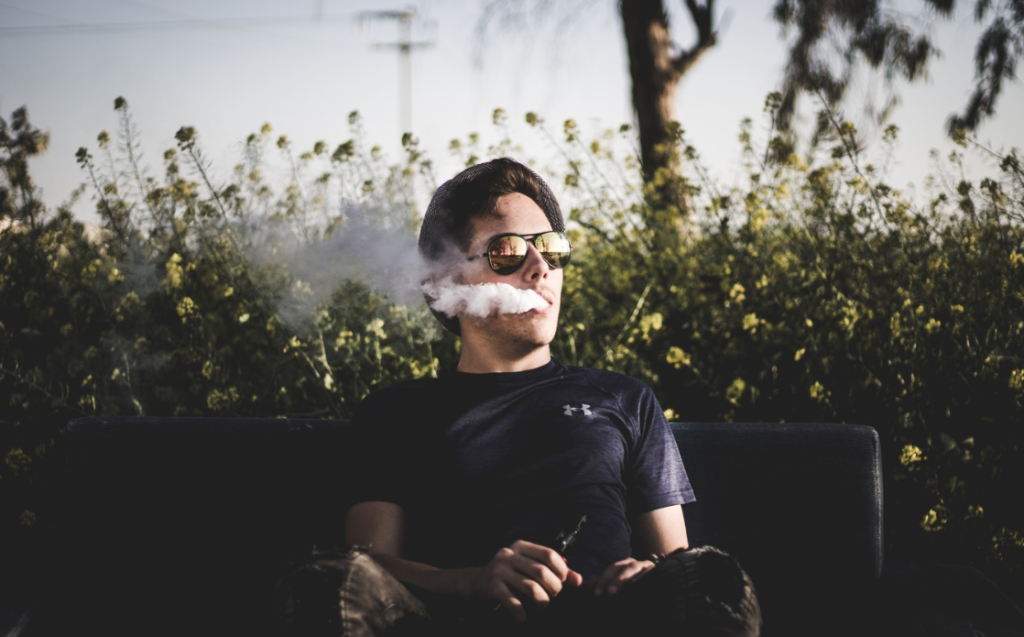 How vaping and e-cigarettes affect your health