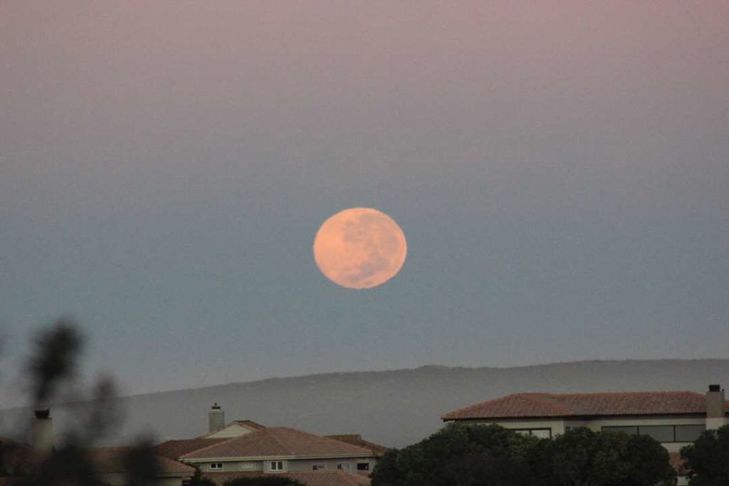 Super Pink Moon illuminates Cape Town sky