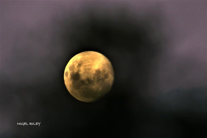 Glencairn moon stuns with lunar beauty