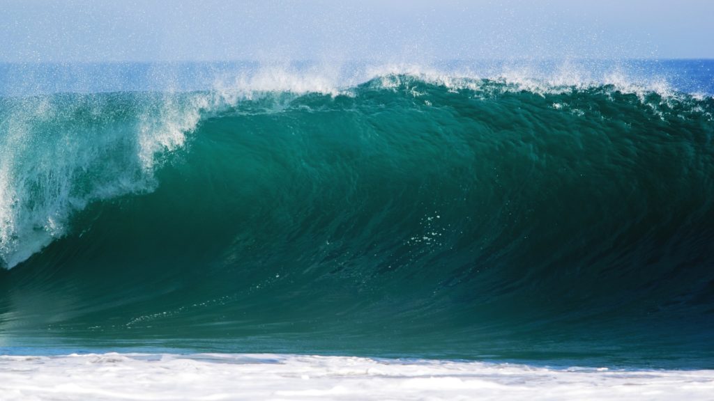 Unusual, powerful waves predicted for the coast