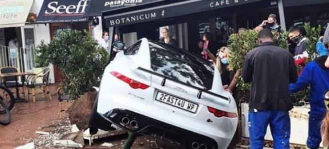 Botanicum Café rammed by driver going "2FAST4U" – Dangerous