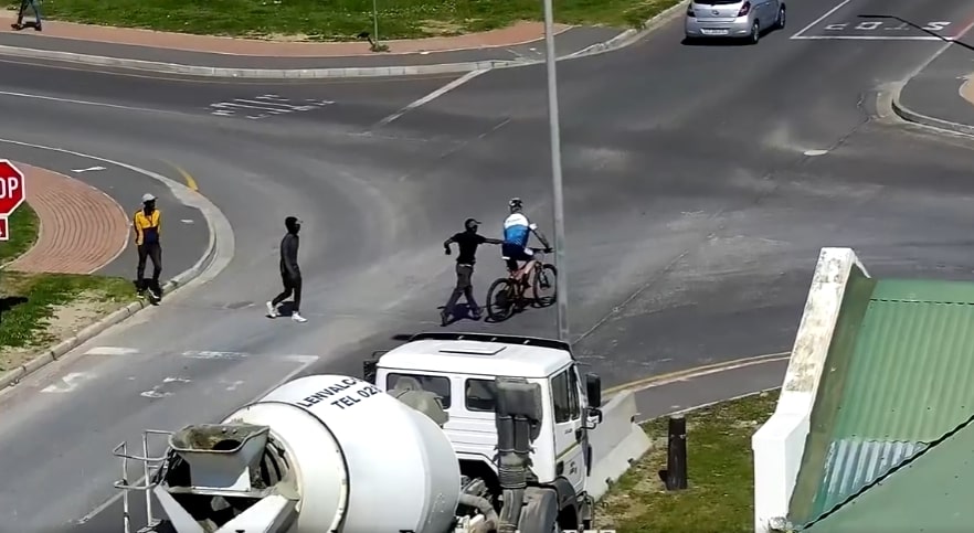 Cyclist pulled from bike by pedestrian in Hermanus
