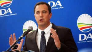 The Democratic Alliance's Federal Leader, John Steenhuisen is questioning the stalling of the COVID-19 vaccination rollout plan.
