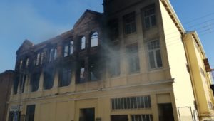 Fire completely guts building in Cape Town CBD