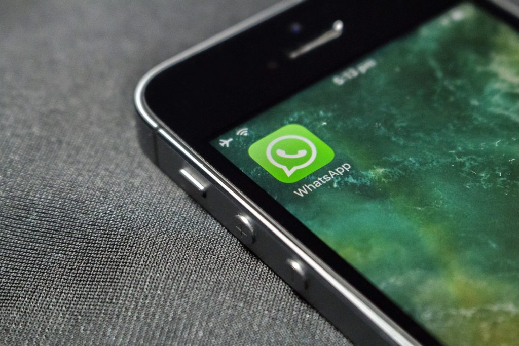 WhatsApp introduces silent group exit