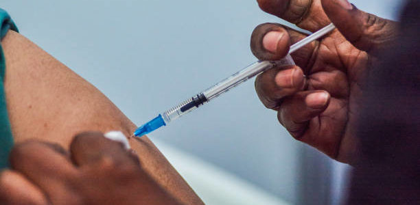 South Africans aged 35 and older can now register for vaccination