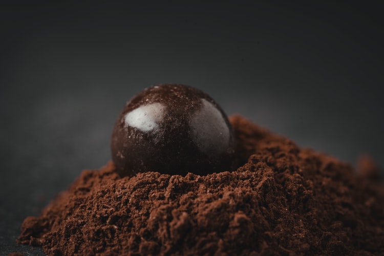 The delicious benefits of cacao powder and how it differs from cocoa