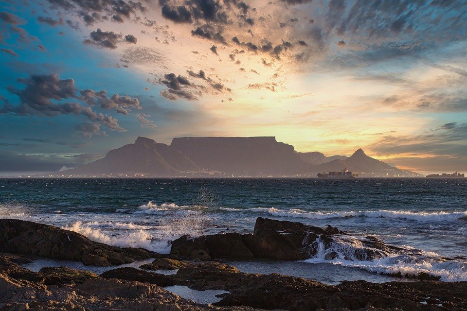 Public urged to vote for Cape Town in World Travel Awards 2021