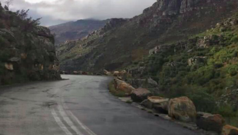 Three kids killed after vehicle tumbled down the Bainskloof Pass