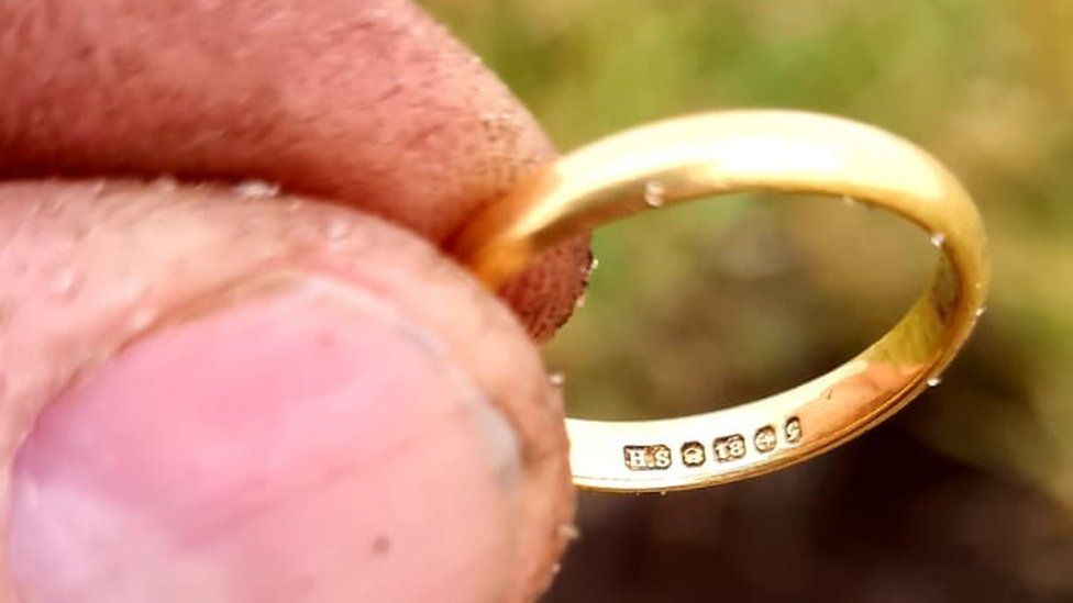 Wedding ring lost for 50 years reunited with bride
