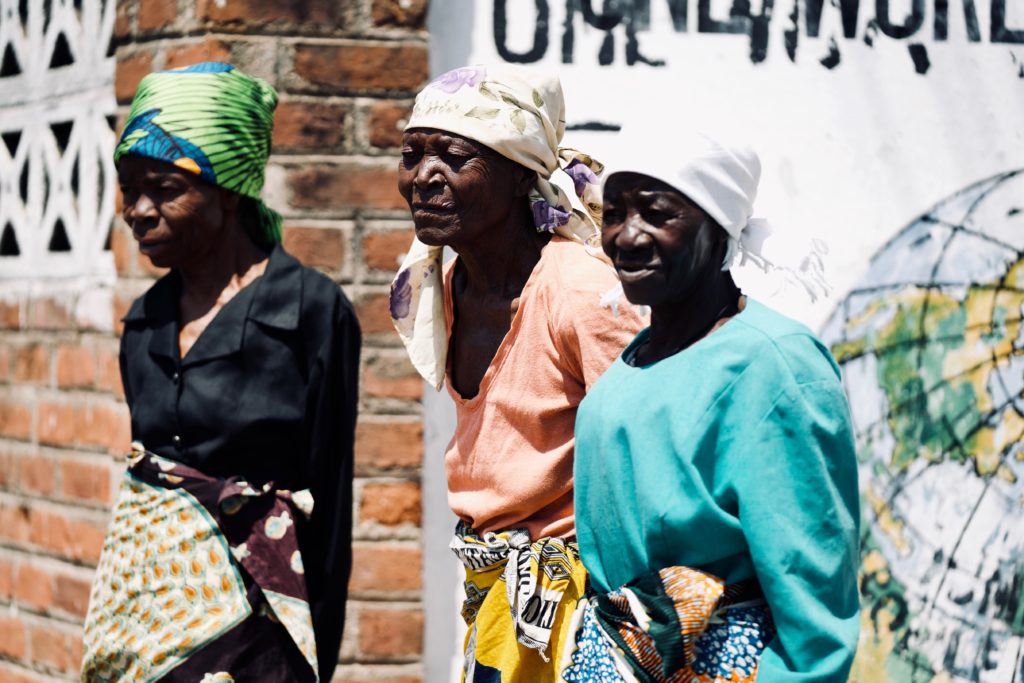 SA reverses directive that would've sent 200 000 Zimbabweans home