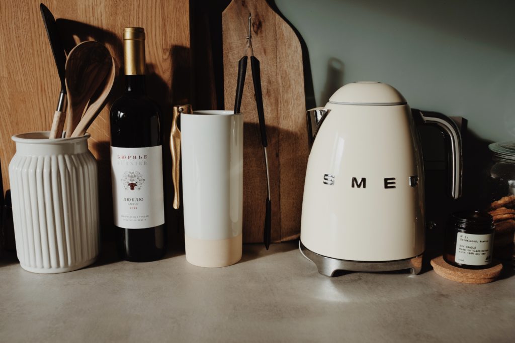 Smeg scam alert - Takealot isn't selling Smeg kettles for R60