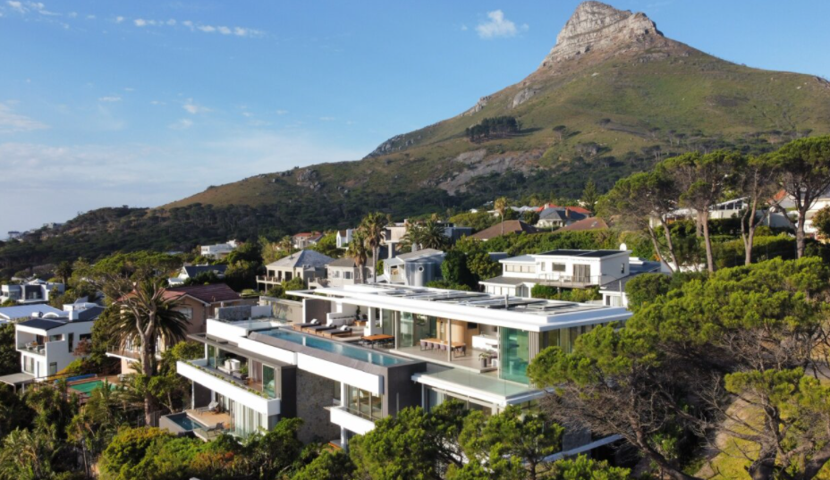 An epic and luxurious accommodation in the heart of Camps Bay