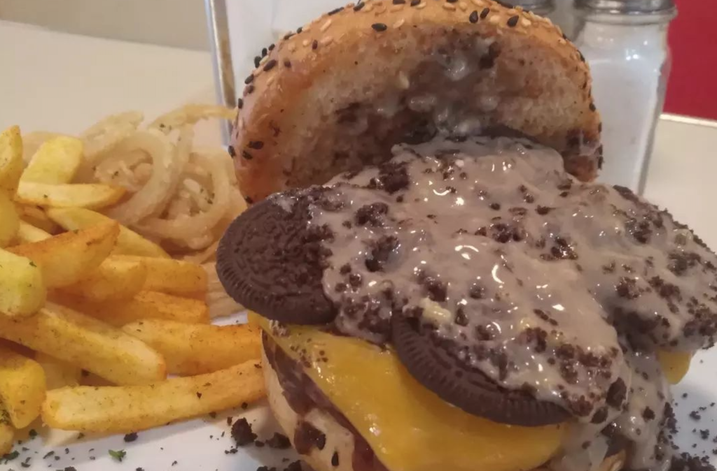 Cape Town restaurant introduces Oreo cheese burger – would you bite?
