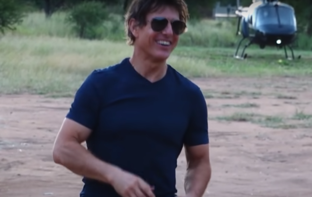 WATCH: Hoedspruit's sweetheart, Tom Cruise makes locals' day