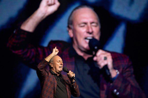 Hillsong founder Brian Houston resigns following probe into inappropriate behaviour