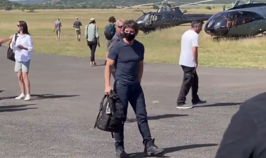VIDEO: Tom Cruise touch down in Ladysmith