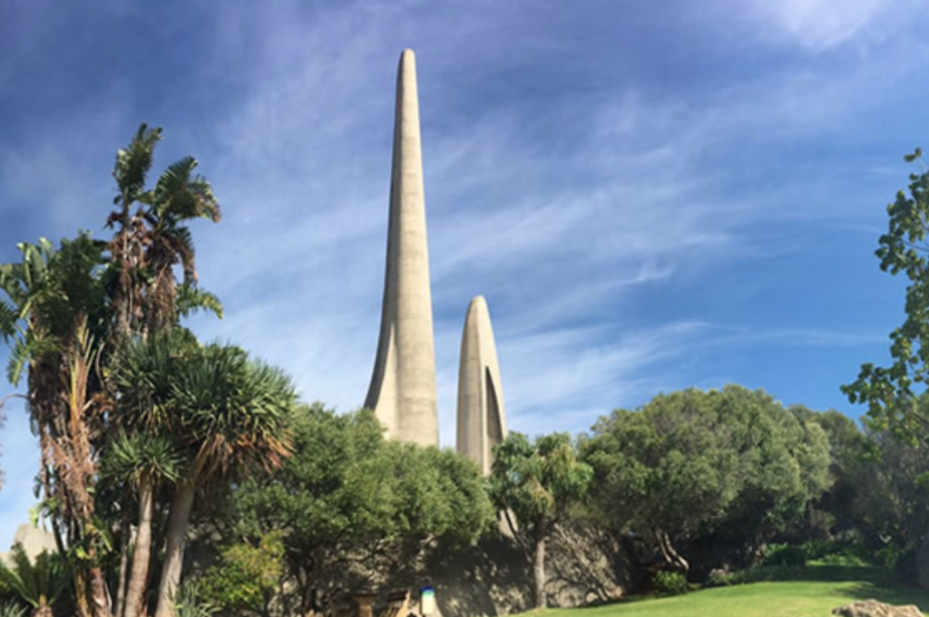 DA and high profile singers protest in Paarl over 'Afrikaans' removal from monument