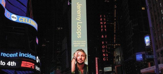 Jeremy Loops shines in Times Sqaure