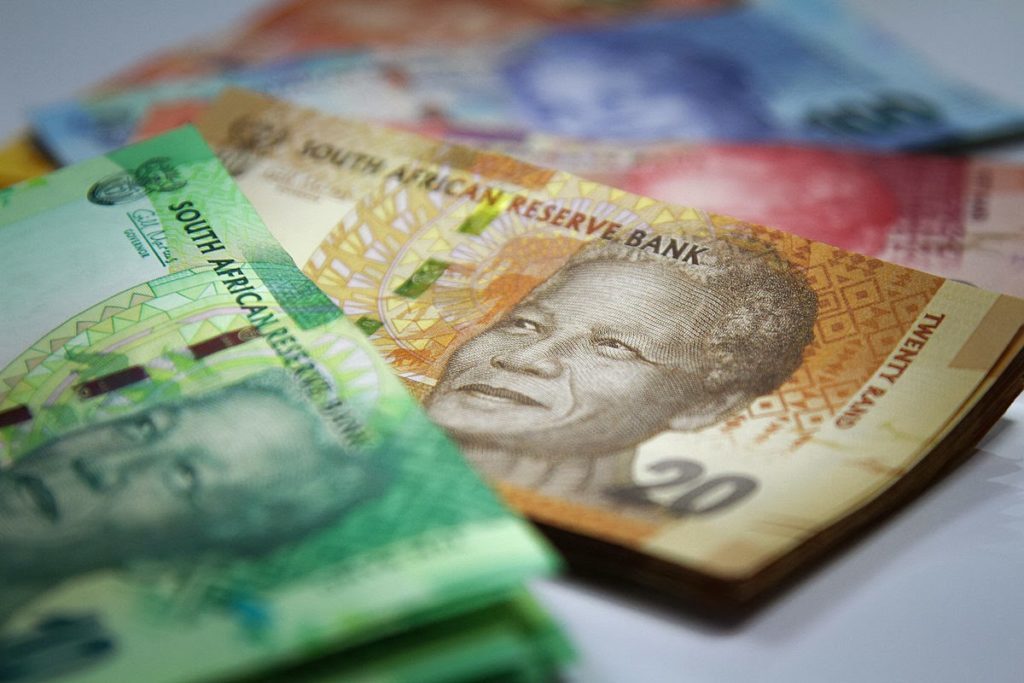 Rand plunges to weakest level since 2020 amid fears of a recession