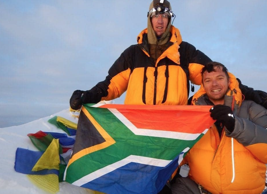First South Africans plant their flag on world's second-highest peak