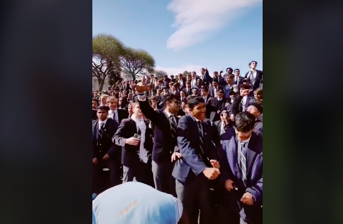 Video: Rondebosch Boys bring the "vibes" in this viral clip