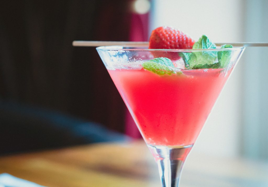 Cheers to Women's Day - Easy and tasty pink drinks for ladies night