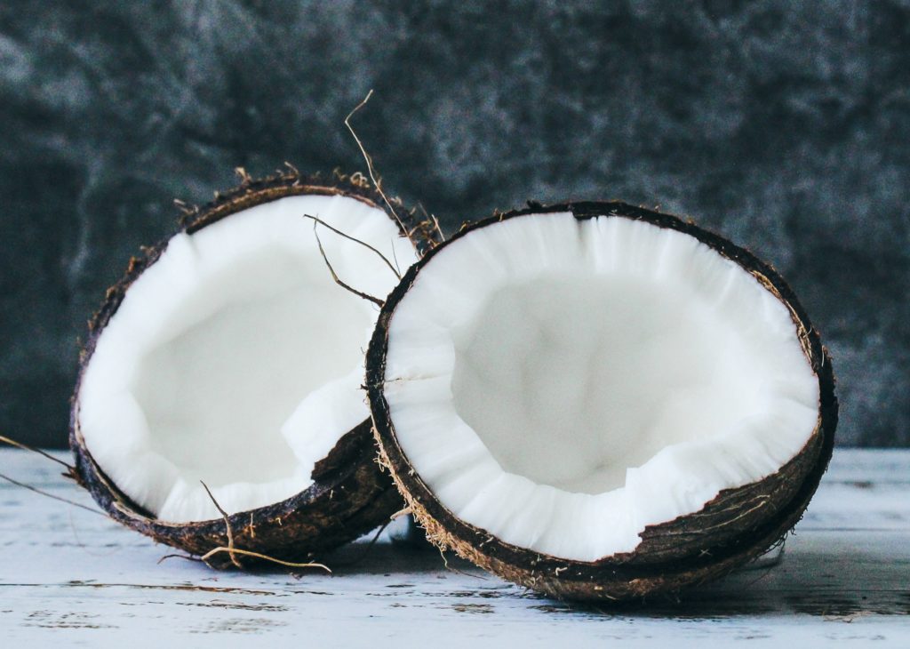 5 healthy wonders to eating raw coconut, for all coco-holics out there