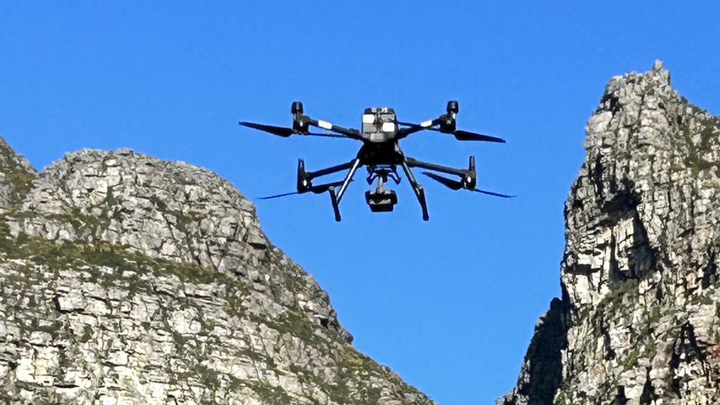 "Eye in the sky": drone finds trapped hikers, Table Mountain