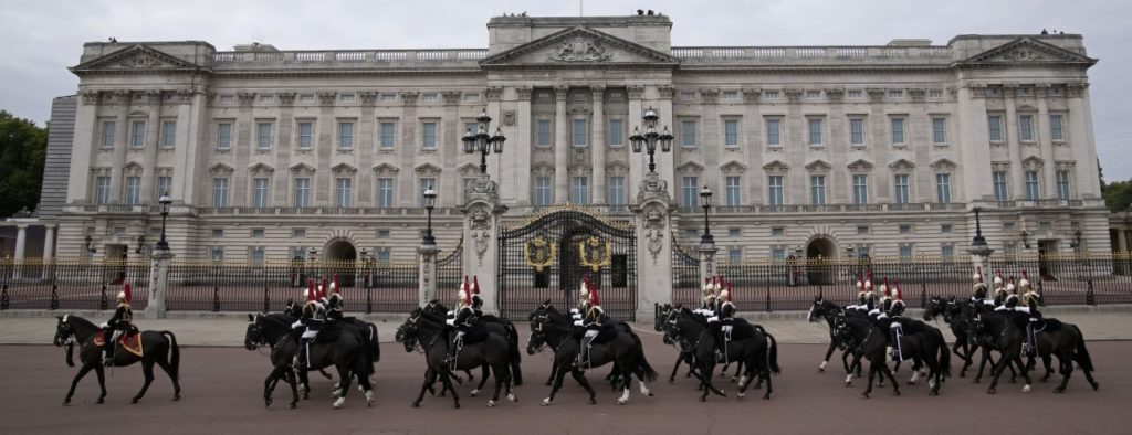 A king without a palace - King Charles III wont move into Buckingham Palace