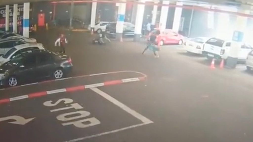 Footage: Armed robbery at Kenilworth Centre