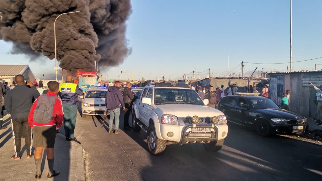 Taxi Strike: Business as usual in CBD-Buses burn in Khayelitsha