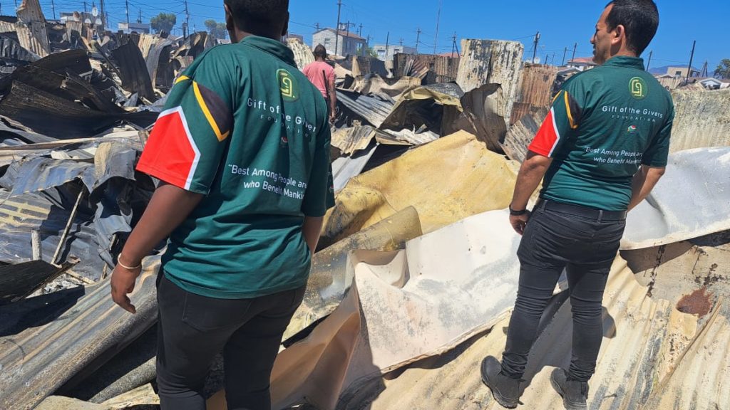 Fire in Cape Town kills one woman, leaves over 700 people displaced